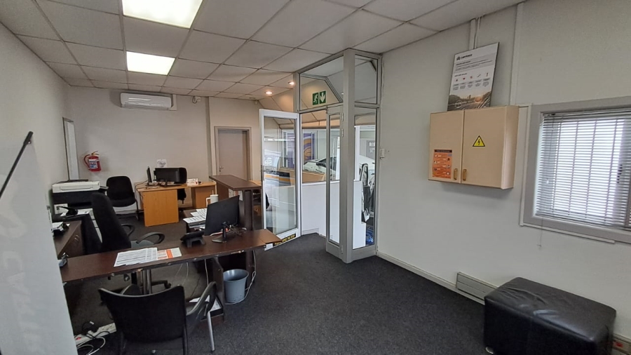 To Let commercial Property for Rent in Vincent Eastern Cape